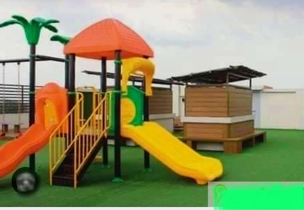 The Lancris Residences, 2 Bedrooms, 1 Bathroom, Living-Room, Kitchen & Pool Is Free Paranaque City Eksteriør billede