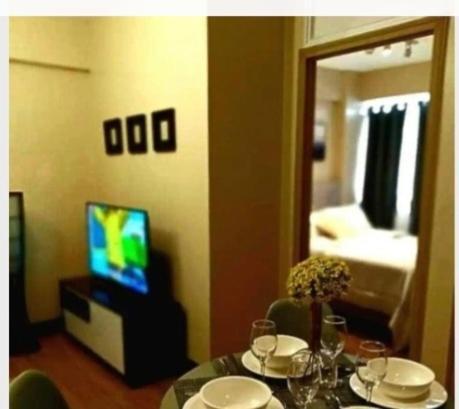 The Lancris Residences, 2 Bedrooms, 1 Bathroom, Living-Room, Kitchen & Pool Is Free Paranaque City Eksteriør billede