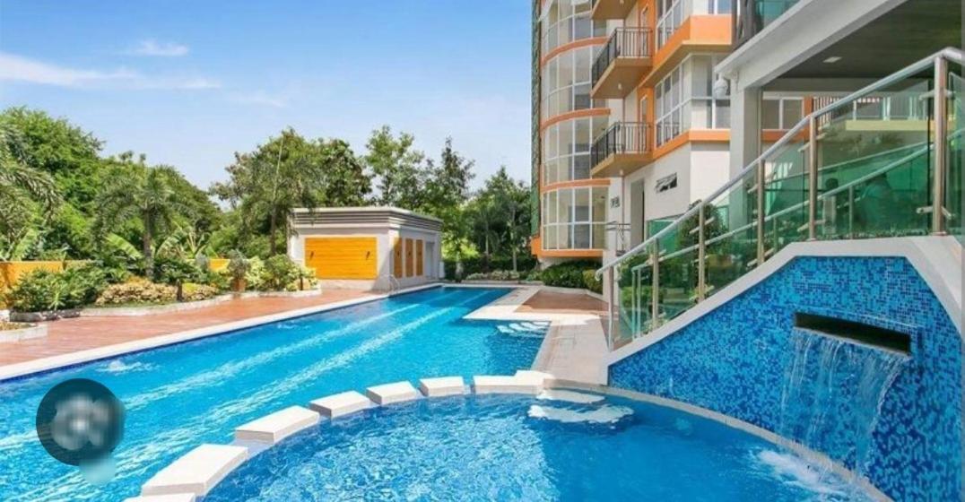 The Lancris Residences, 2 Bedrooms, 1 Bathroom, Living-Room, Kitchen & Pool Is Free Paranaque City Eksteriør billede