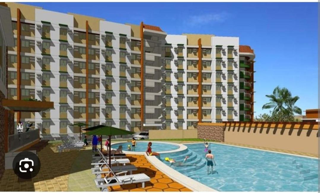 The Lancris Residences, 2 Bedrooms, 1 Bathroom, Living-Room, Kitchen & Pool Is Free Paranaque City Eksteriør billede